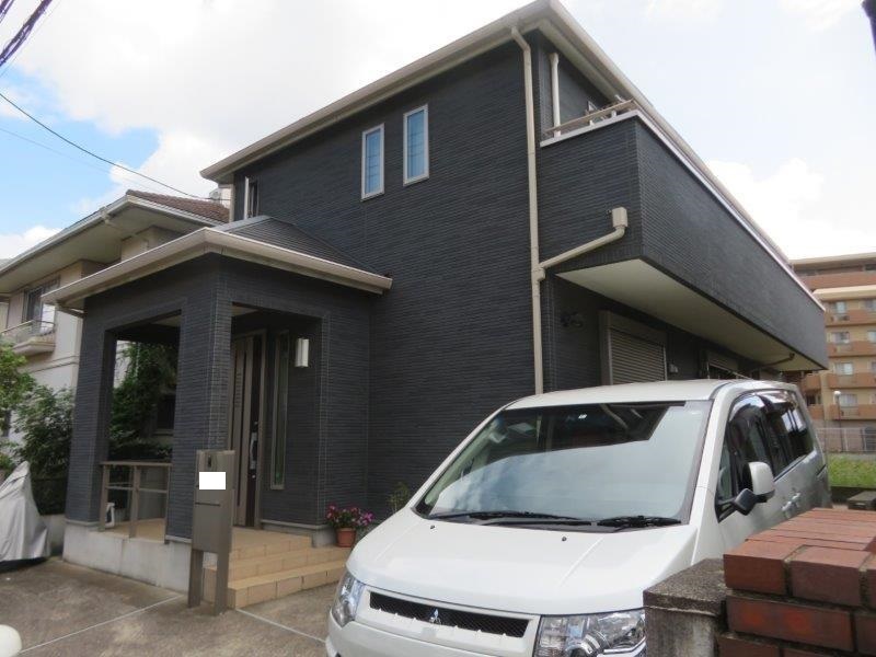 外壁はダイヤモンドコート・屋根はサーモアイで塗装